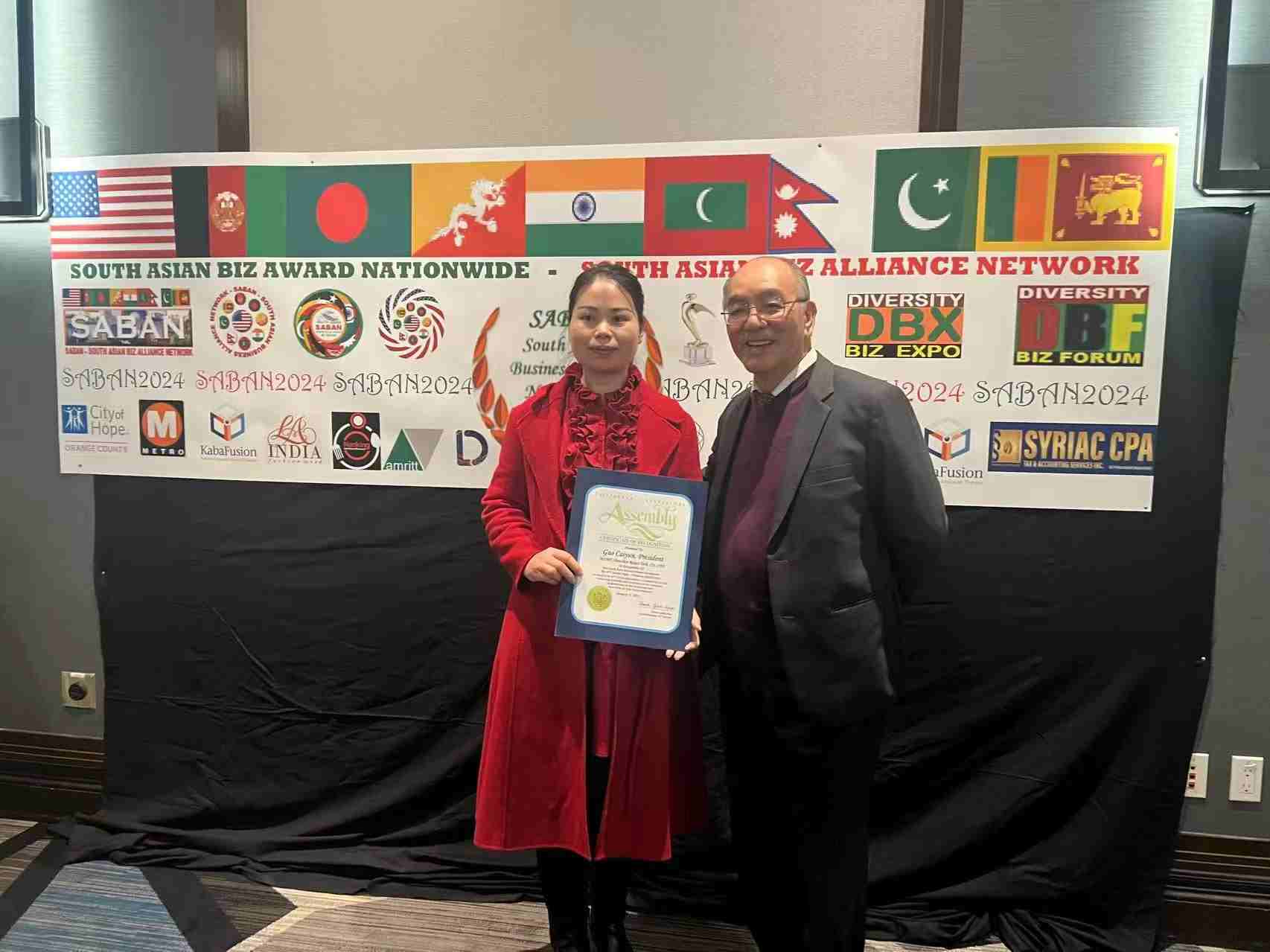 树立美容行业风向标,推动中美美业迈向更高峰 ——中美商业协会座谈会纪要(图3) 树立美容行业风向标,推动中美美业迈向更高峰 ——中美商业协会座谈会纪要(图3)